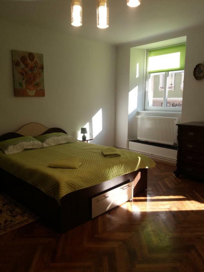 Charming downtown studio Braszów Zewnętrze zdjęcie